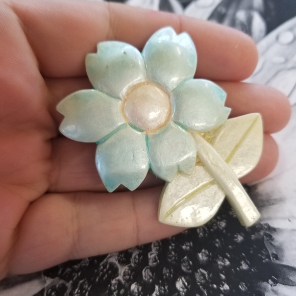 Cute VTG Flower Brooch - Picture 5 of 7